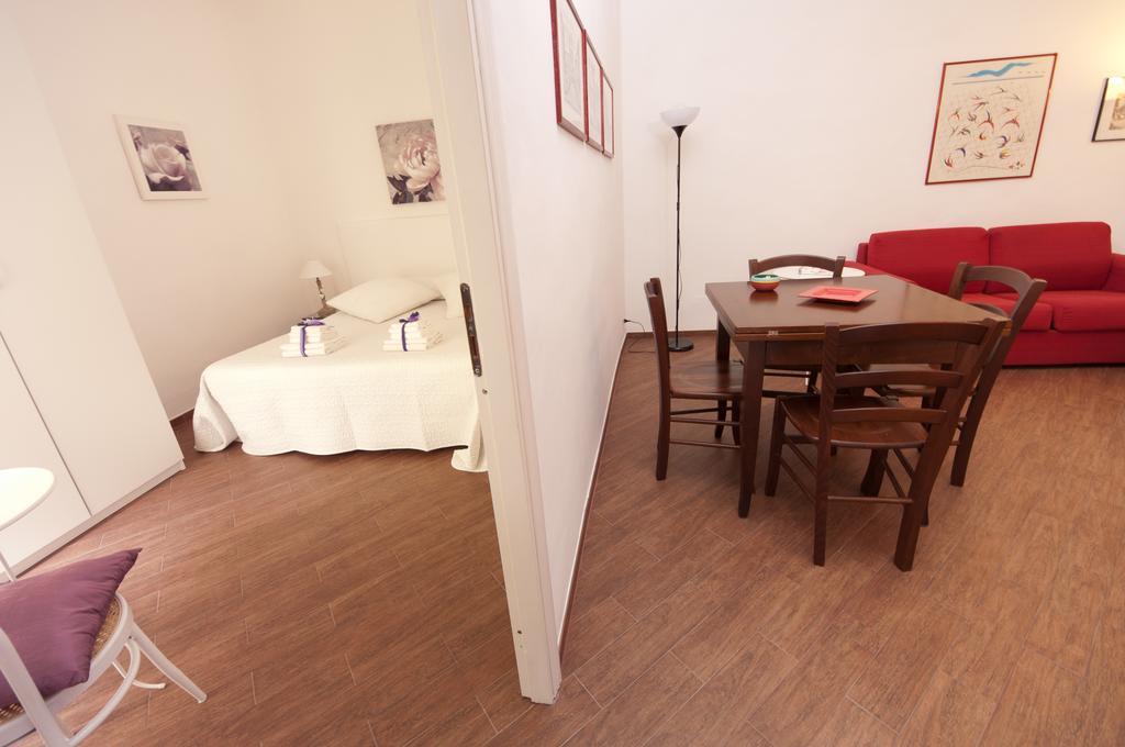 Apartment Apartment Very Close To S Peter Square, Few Minutes Walk To Metro A Rom
